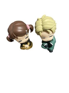 Spy x family Katazun sleeping mini figures Becky Blackwell Loid forger